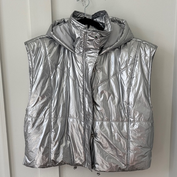 Anthropologie Daily Practice by Anthropologie Metallic Puffer Vest Size XL - Picture 2 of 14